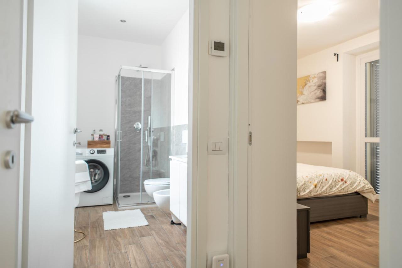 Lora Apartment,Free Private Parking, Self Check In,1 コモ エクステリア 写真